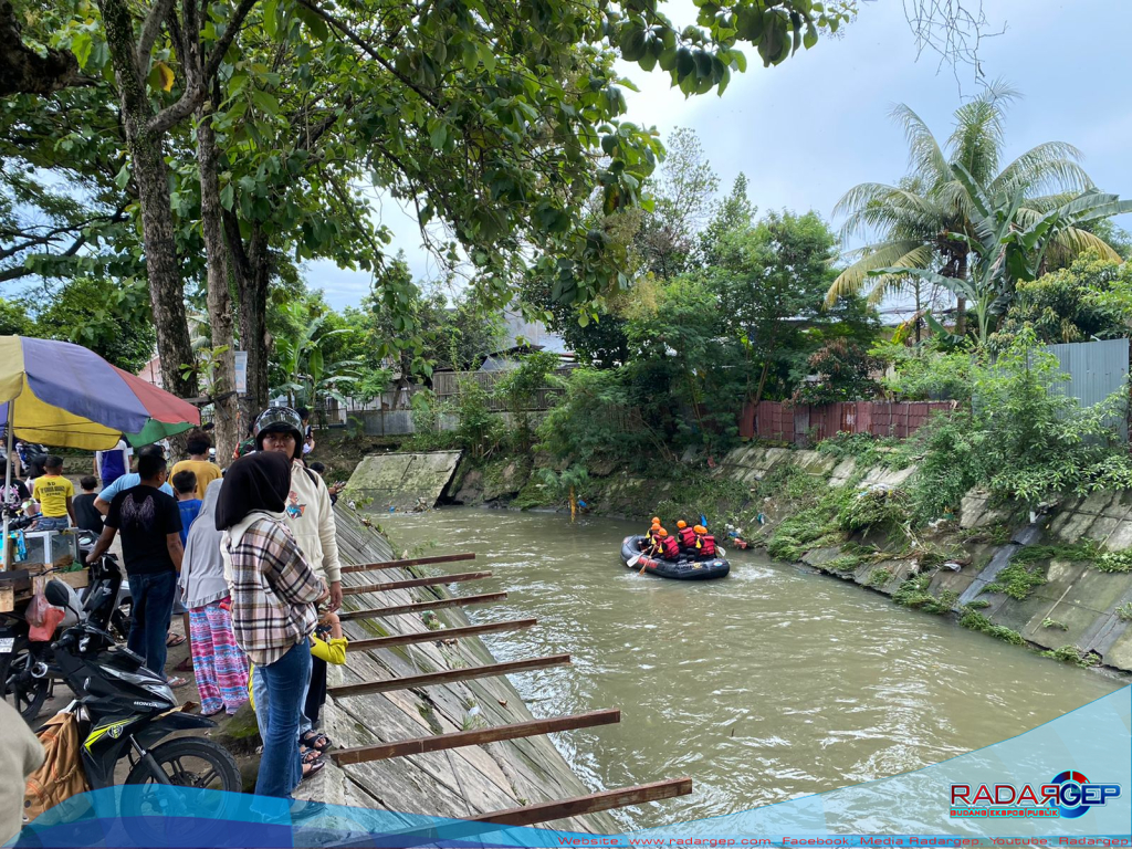 Brimob Polda Sumut Respon Cepat, 11 Personel Dikerahkan Cari Korban Hanyut di Sungai Deli